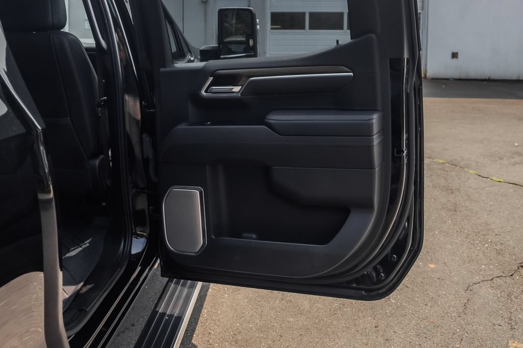 Used 2025 Chevrolet Silverado 1500 High Country w/ High Country Premium Package AWD/4WD image 18