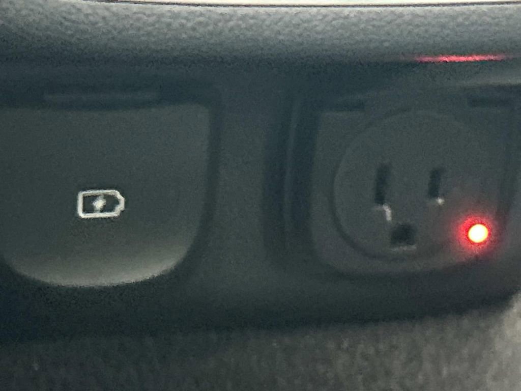 Used 2025 Genesis GV70 3.5T Sport w/ Sport Advanced Package image 25