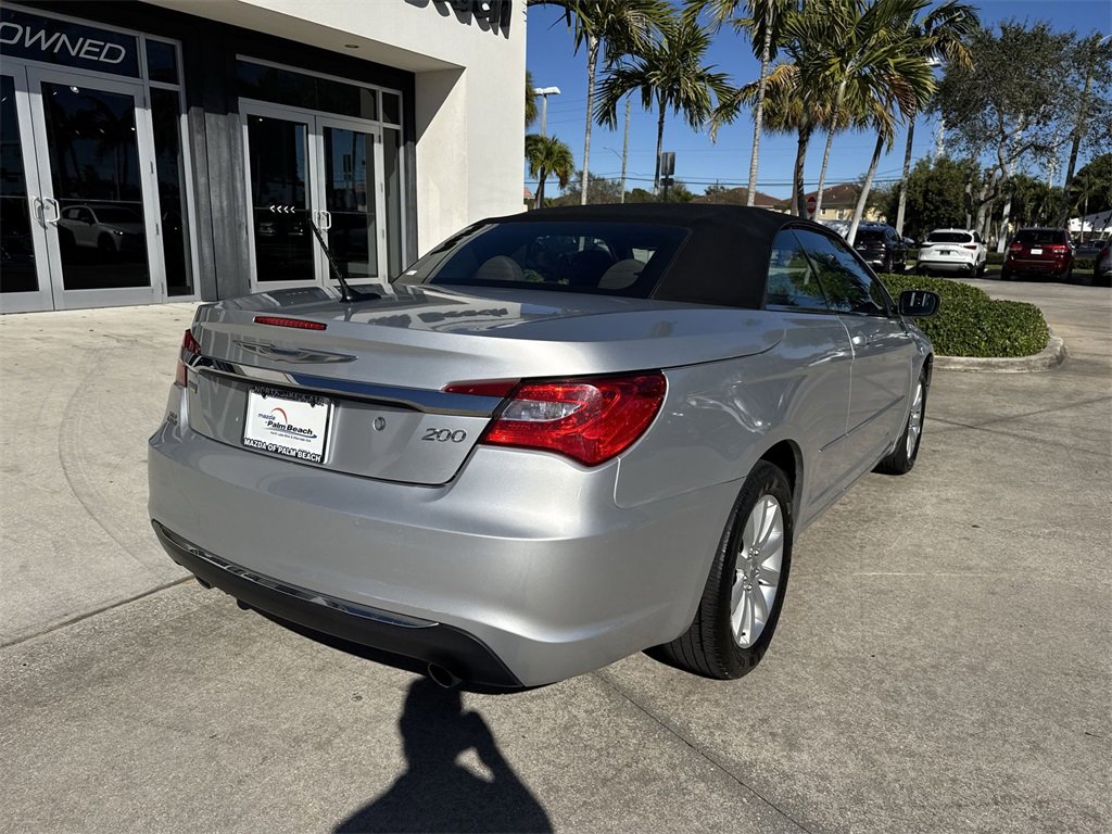 Used 2011 Chrysler 200 Touring image 4