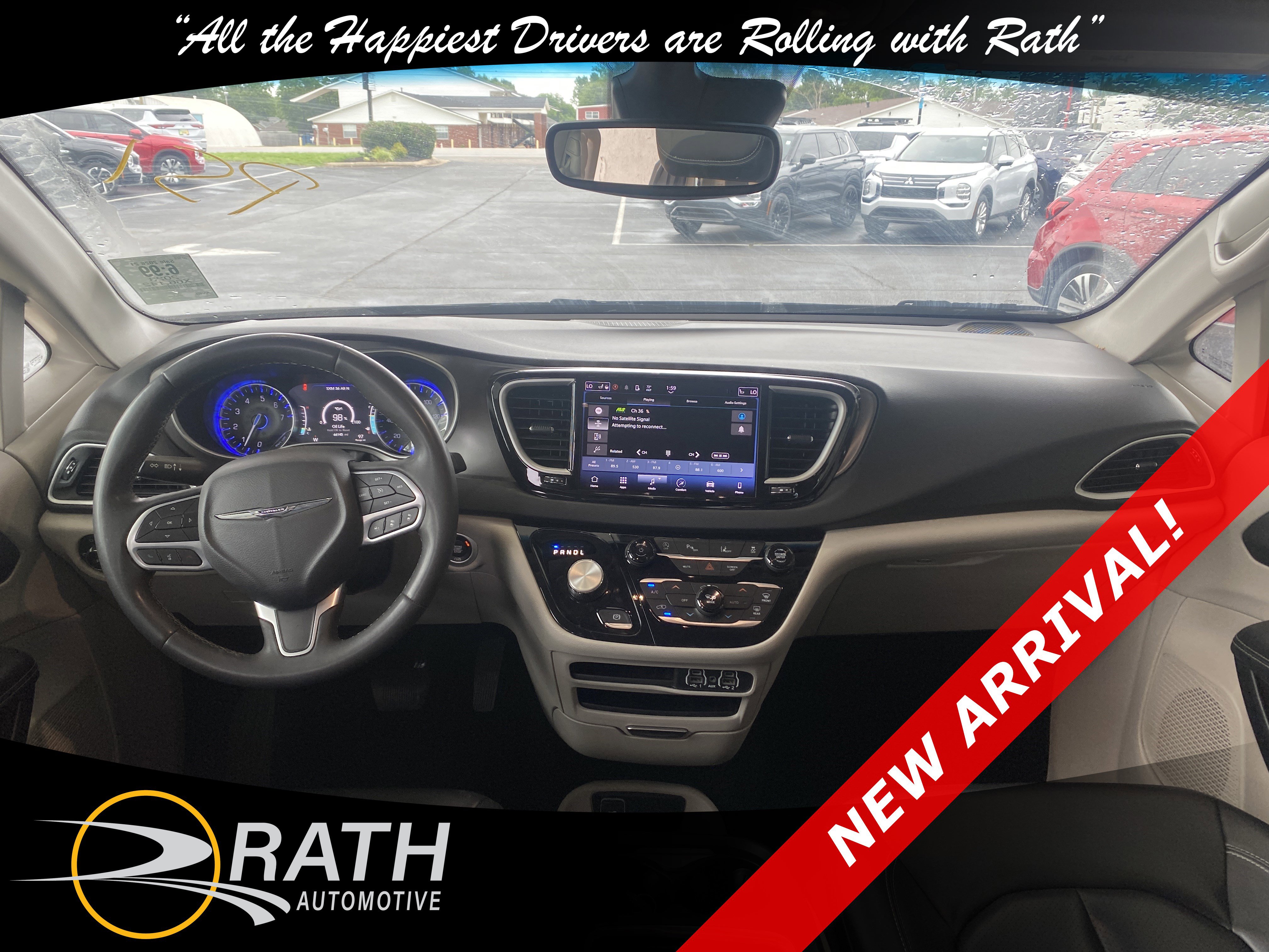 Used 2023 Chrysler Pacifica Touring-L FWD image 16