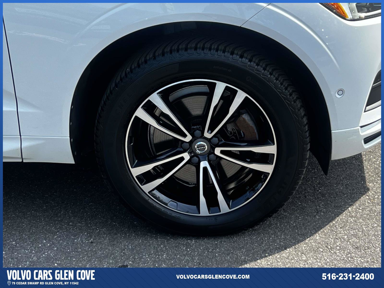 Used 2019 Volvo XC60 T6 Momentum w/ Premium Package AWD/4WD image 6