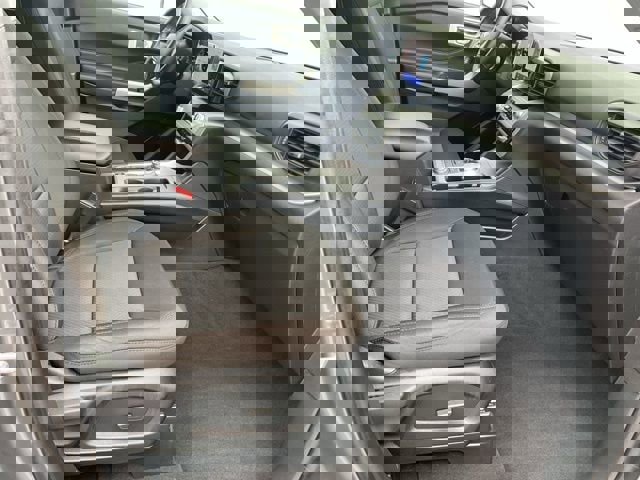 Used 2022 Ford Explorer XLT image 18