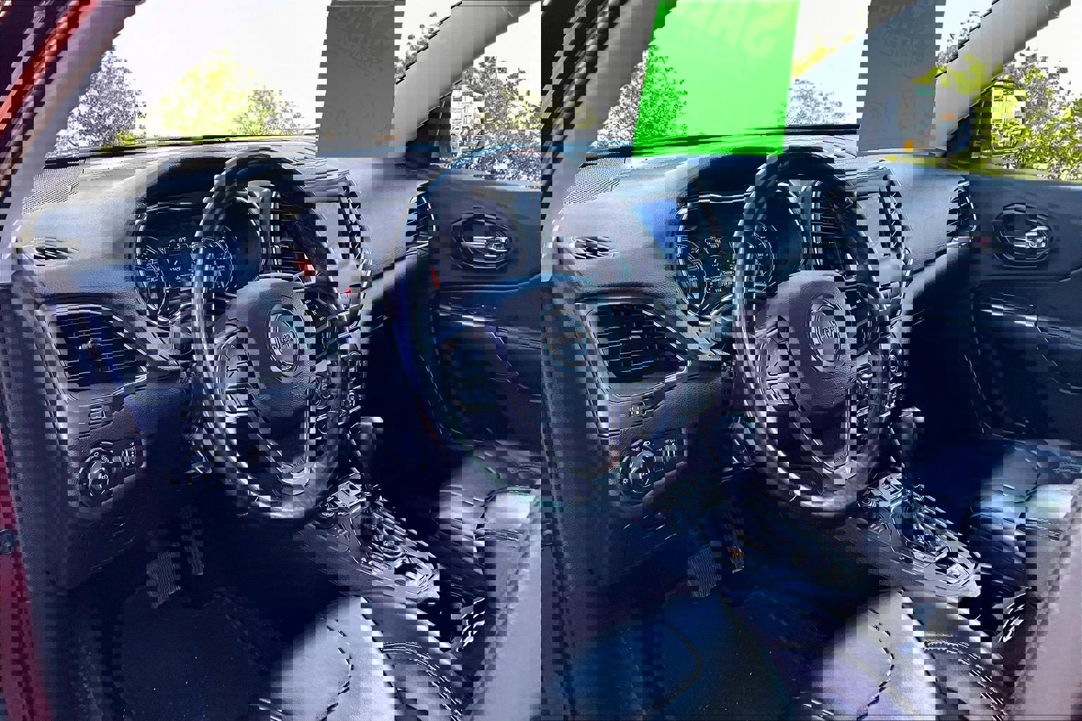 Used 2019 Jeep Cherokee Latitude Plus w/ Cold Weather Group image 14