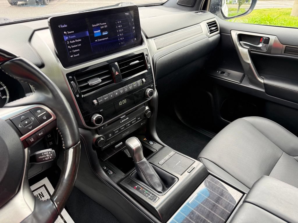 Used 2022 Lexus GX 460 Premium w/ Accessory Package AWD/4WD image 39