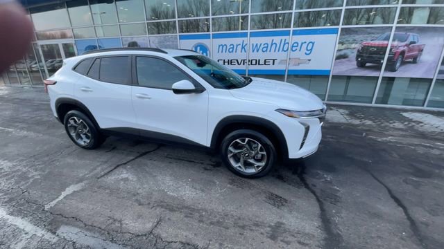 Certified 2024 Chevrolet Trax LT w/ Driver Confidence Package image 9