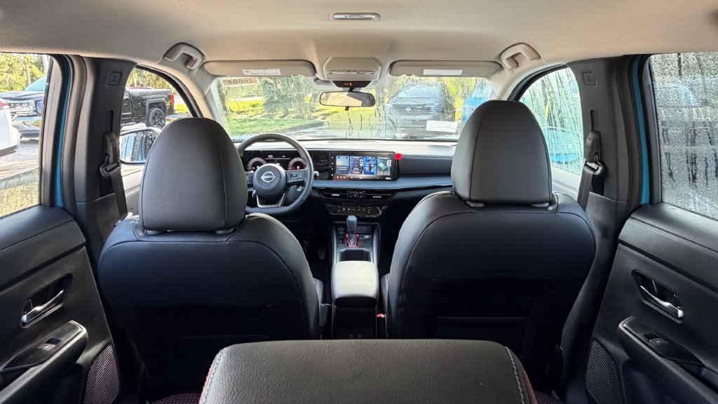 New 2026 Nissan Kicks SR FWD image 31