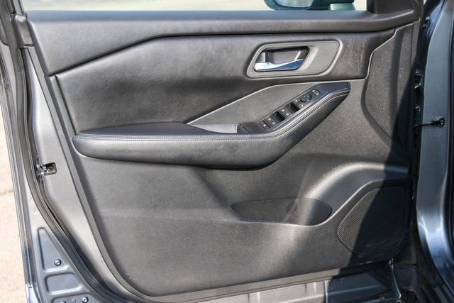 Used 2024 Nissan Rogue SV AWD/4WD image 10
