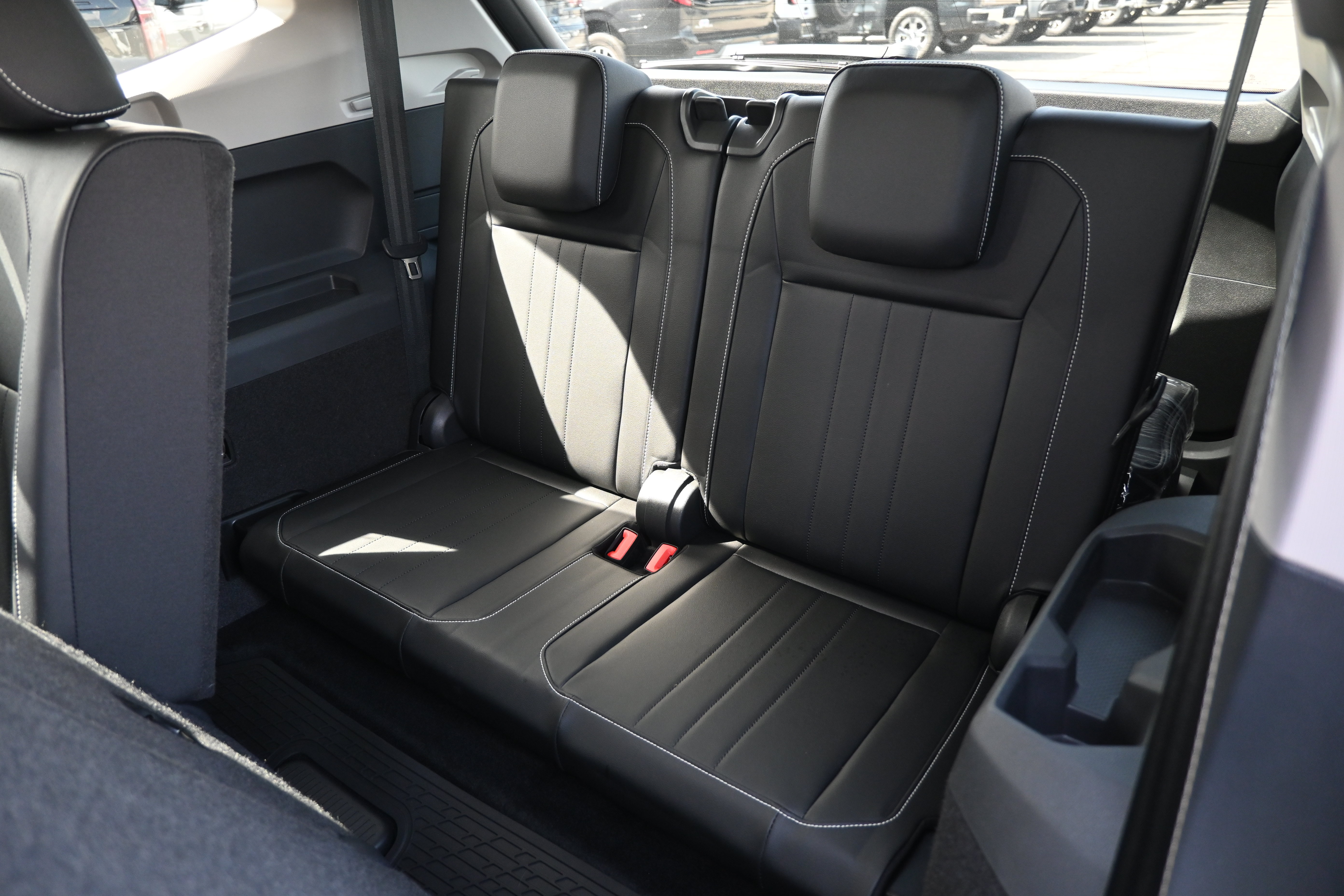 Used 2022 Volkswagen Tiguan SE FWD image 34