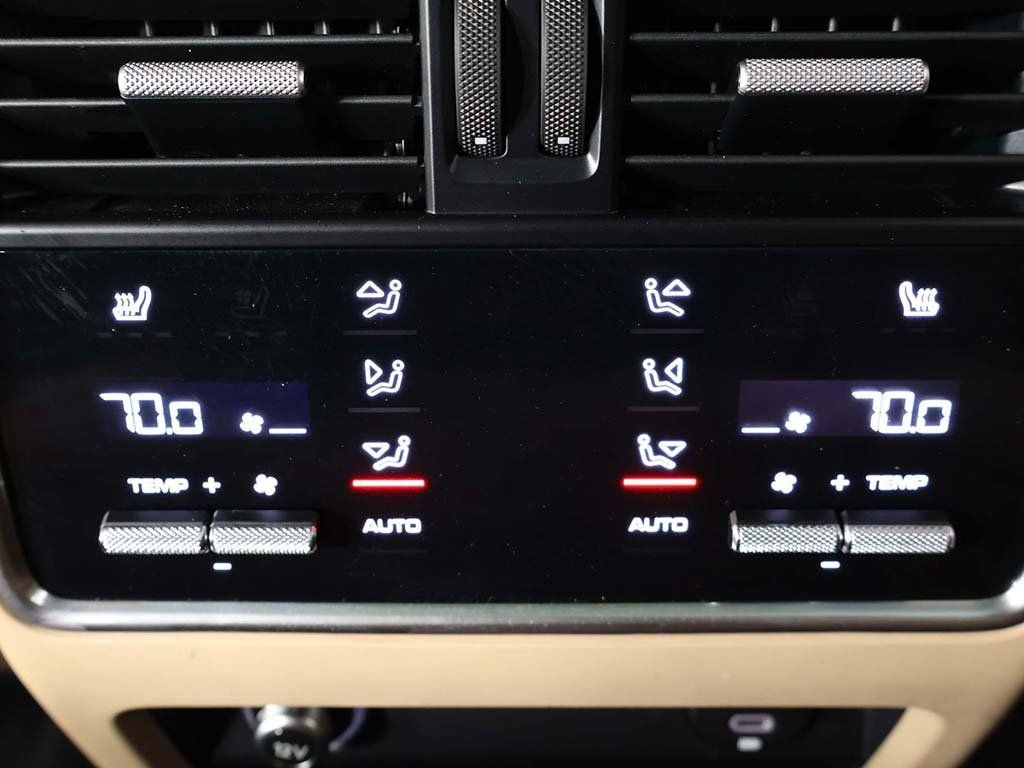 Used 2022 Porsche Cayenne GTS image 56