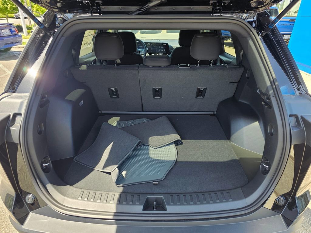 New 2026 Chevrolet Equinox LT w/ Safety and Technology Package FWD image 13