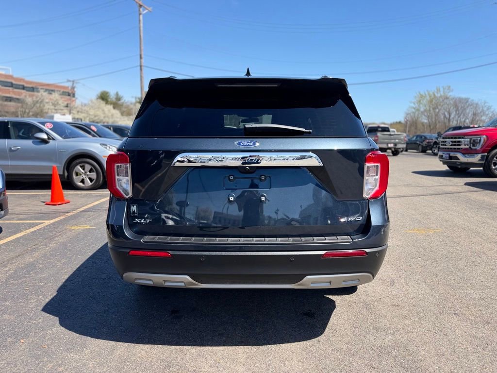 Certified 2023 Ford Explorer XLT w/ Equipment Group 202A AWD/4WD image 9