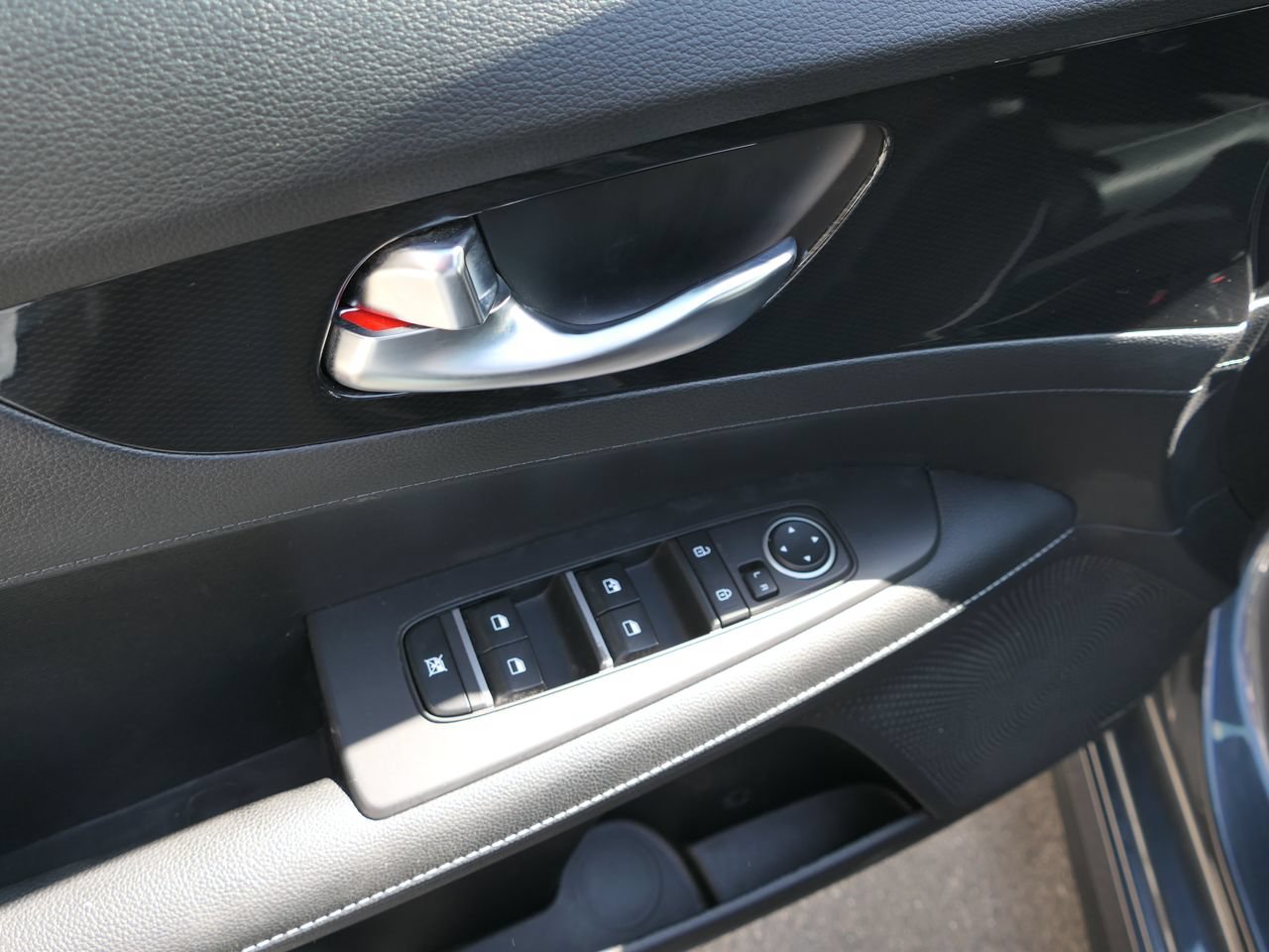 Used 2023 Kia Forte GT-Line w/ GT-Line Premium Package FWD image 13