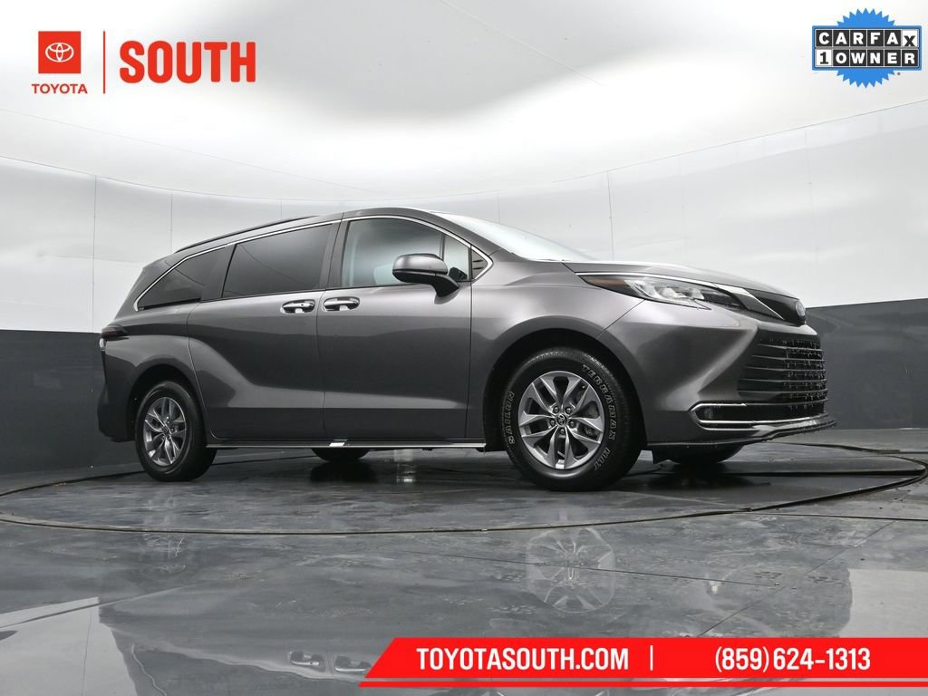 Used 2023 Toyota Sienna XLE image 47
