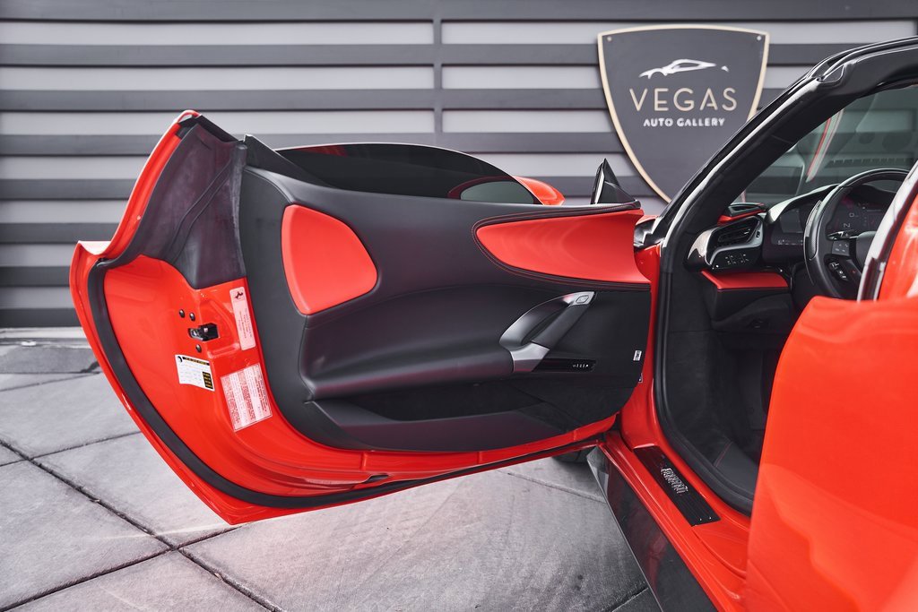 Used 2022 Ferrari SF90 Spider image 37