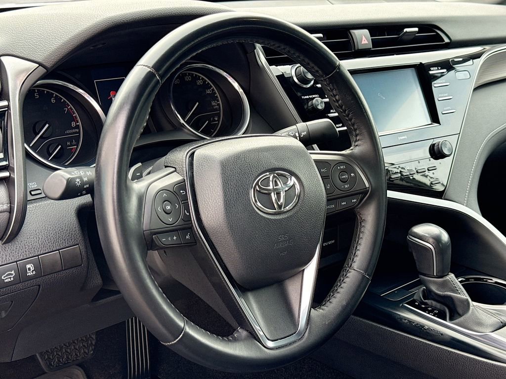 Used 2020 Toyota Camry SE image 11
