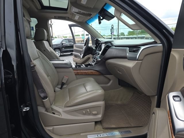 Used 2017 Chevrolet Suburban Premier AWD/4WD image 57