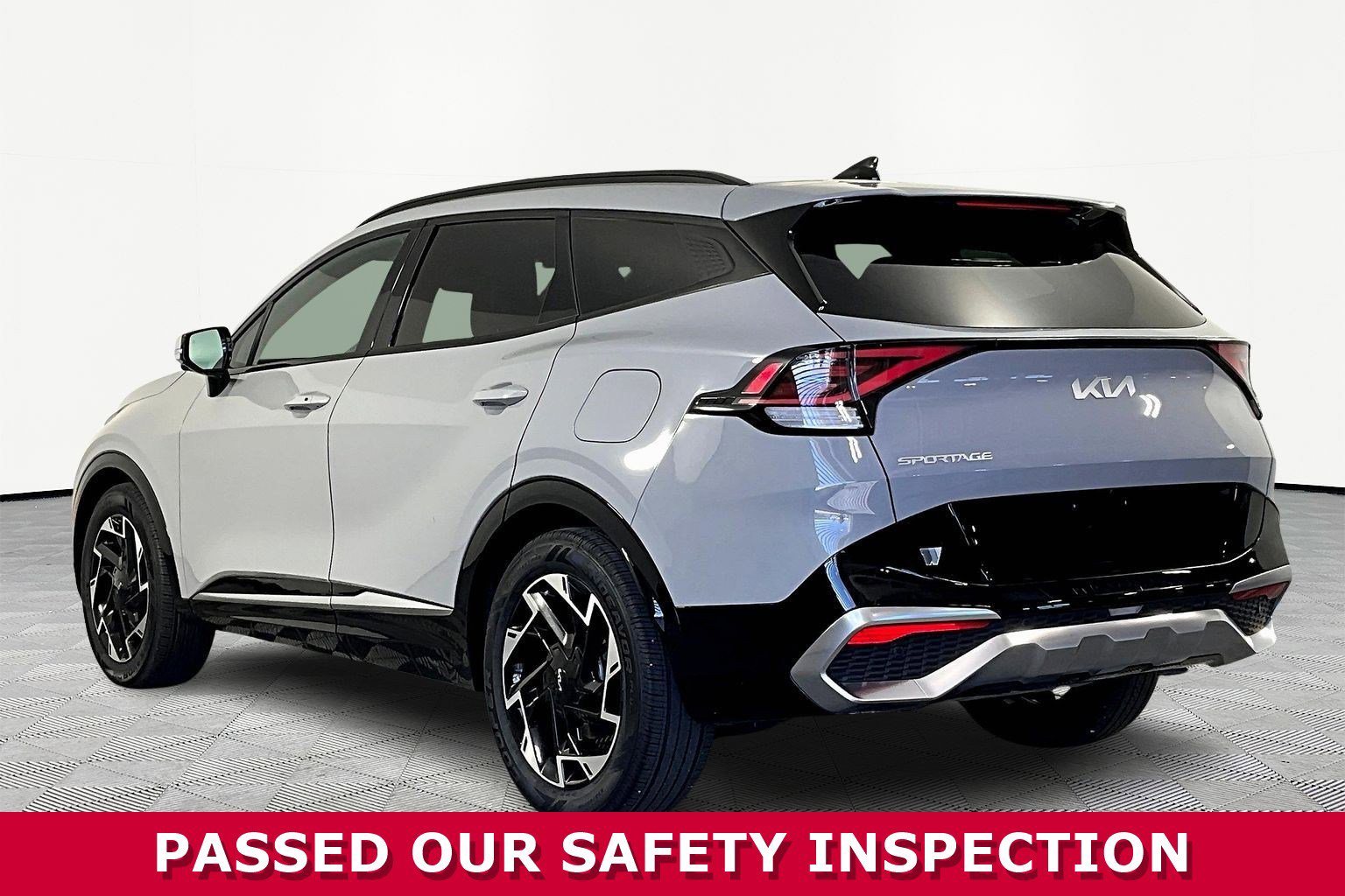 Used 2023 Kia Sportage SX image 4