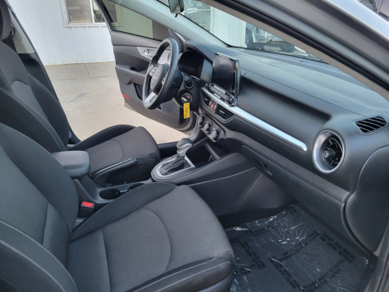 Used 2023 Kia Forte LXS FWD image 25