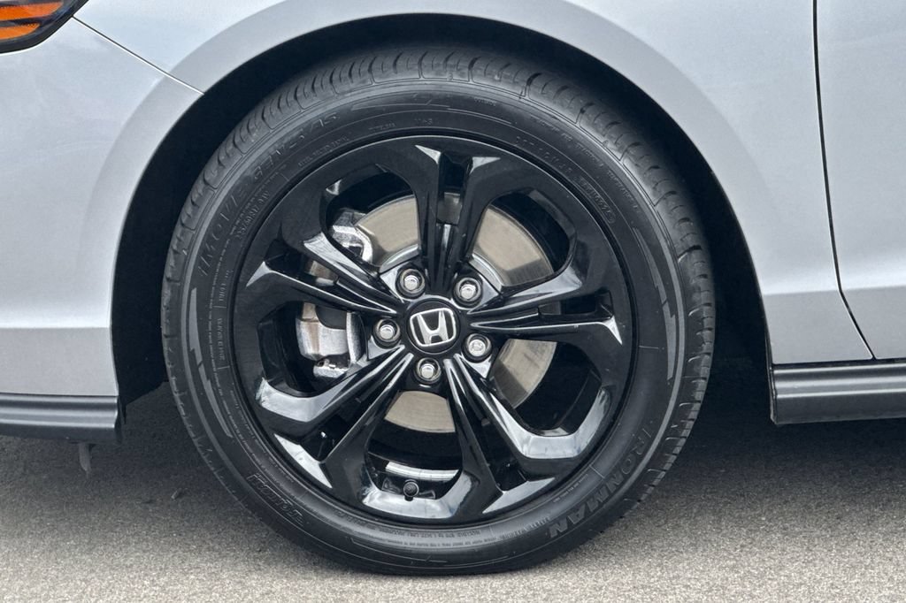 Certified 2025 Honda Accord SE image 33