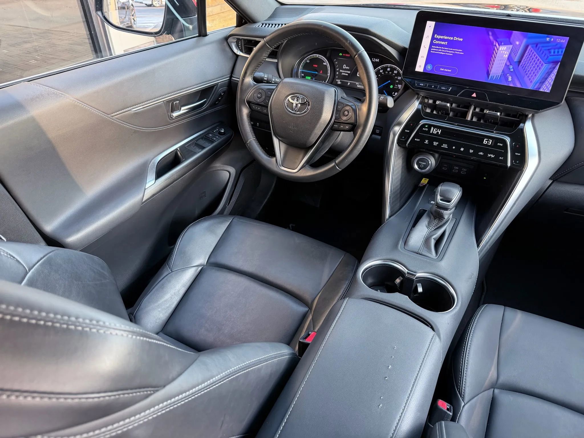 Used 2023 Toyota Venza XLE AWD/4WD image 10