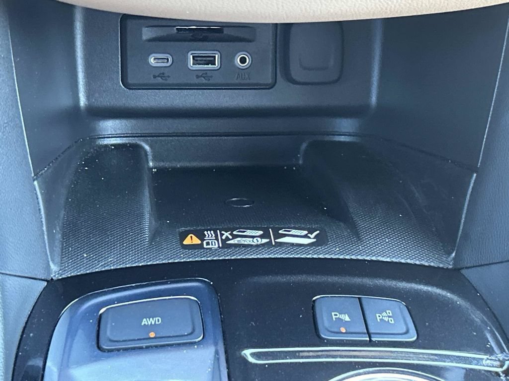 Used 2023 Chevrolet Equinox Premier AWD/4WD image 43