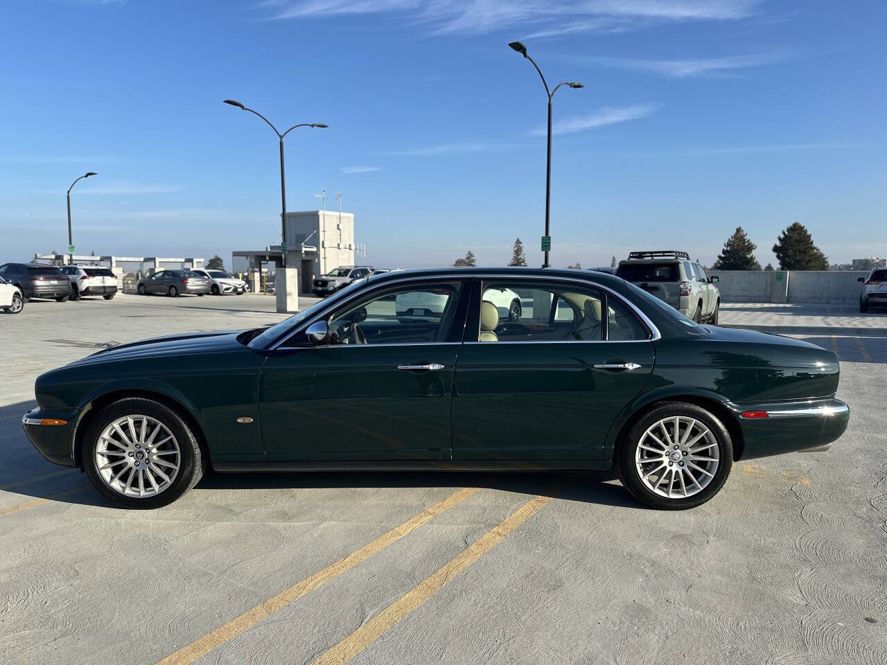 Used 2007 Jaguar XJ8 image 5