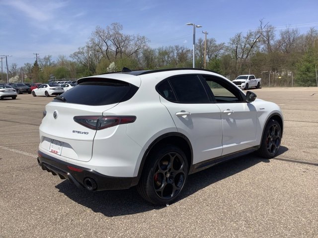 New 2025 Alfa Romeo Stelvio Sprint w/ Veloce Package image 5
