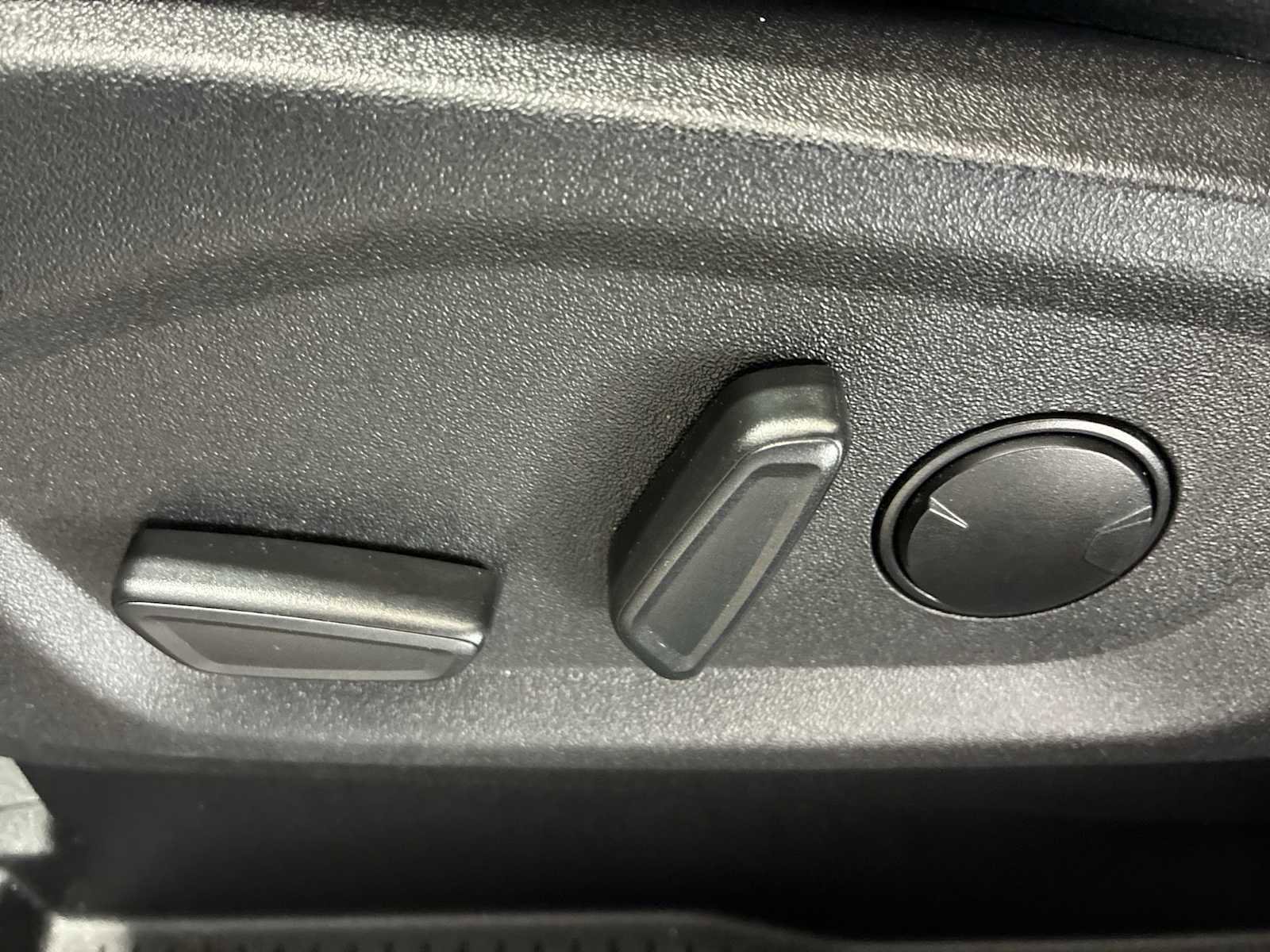 Used 2023 Ford Edge SEL w/ Convenience Package image 14