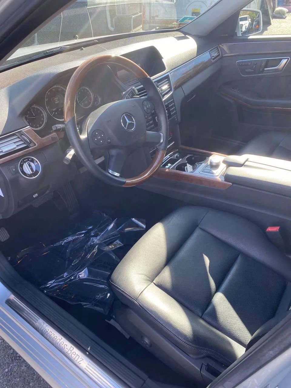 Used 2013 Mercedes-Benz E 350 4MATIC Sedan image 9