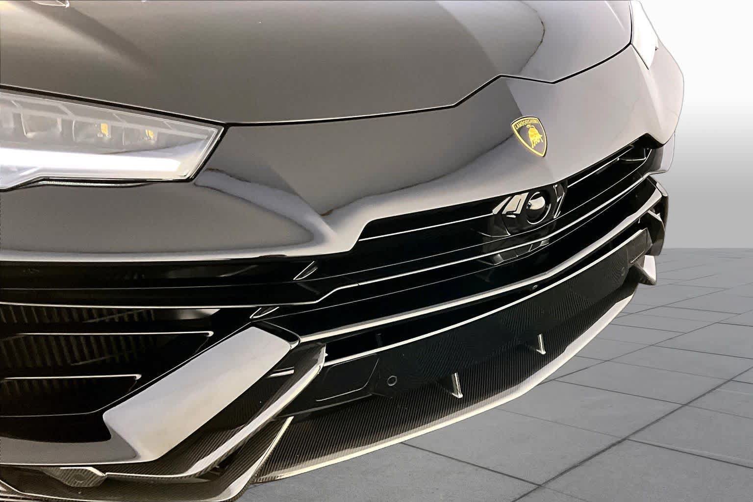 Used 2024 Lamborghini Urus Performante AWD/4WD image 31