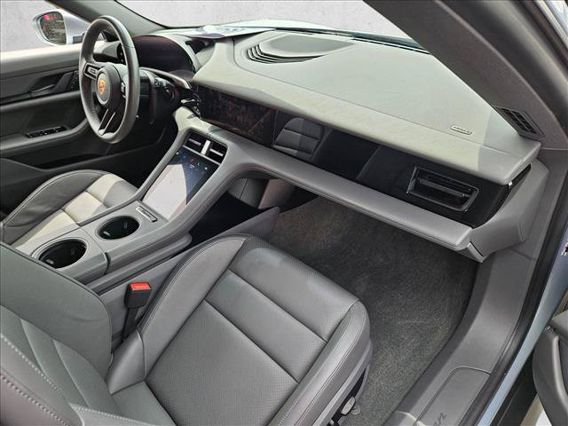 Used 2022 Porsche Taycan RWD image 21