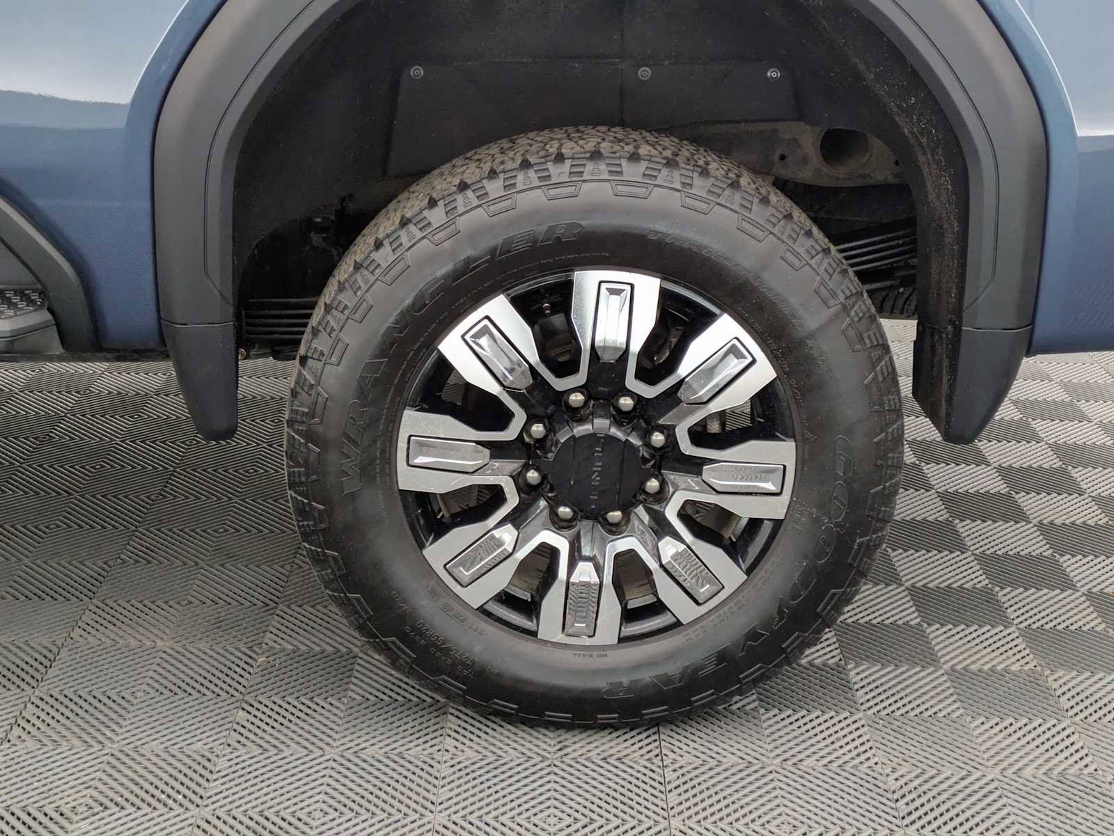 Used 2025 GMC Sierra 2500 Denali w/ Denali Reserve Package image 15