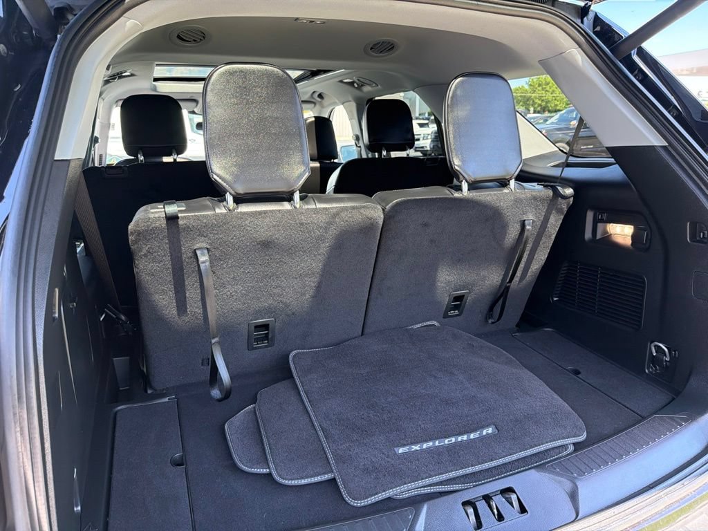 Used 2023 Ford Explorer XLT w/ Equipment Group 202A AWD/4WD image 16