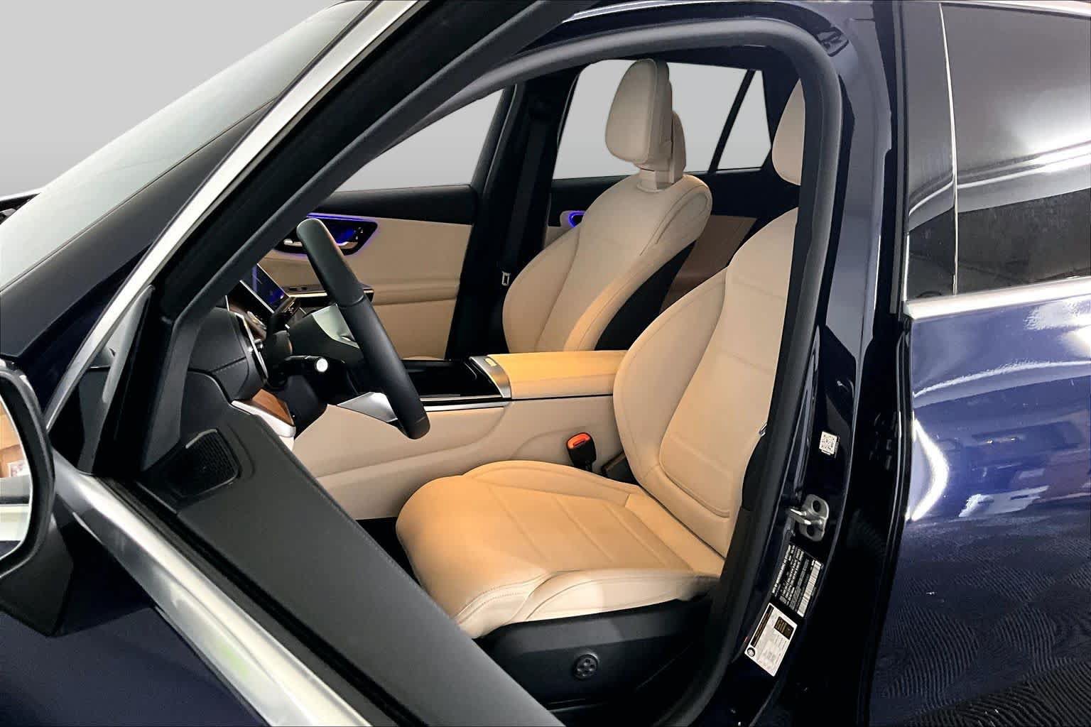 Used 2024 Mercedes-Benz GLC 300 4MATIC image 9