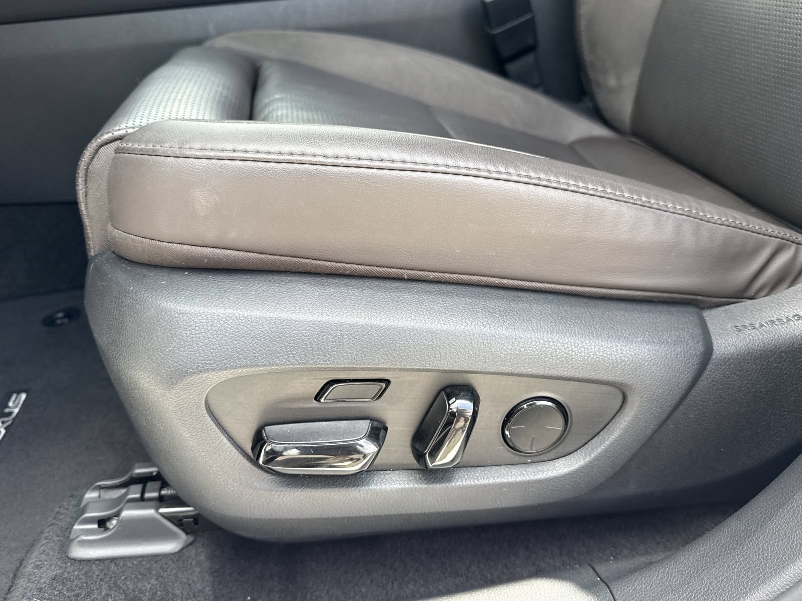 Used 2023 Lexus RX 350 FWD w/ Accessory Package (Z1) image 19