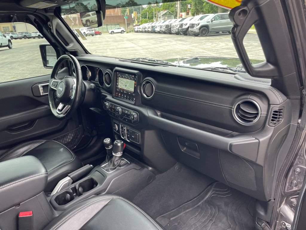 Used 2020 Jeep Wrangler Unlimited Sahara AWD/4WD image 31