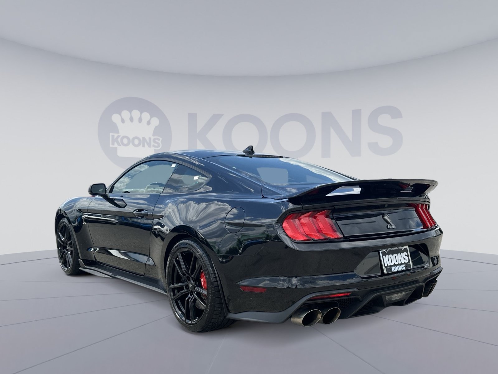 Used 2020 Ford Mustang Shelby GT500 w/ Technology Package RWD image 8