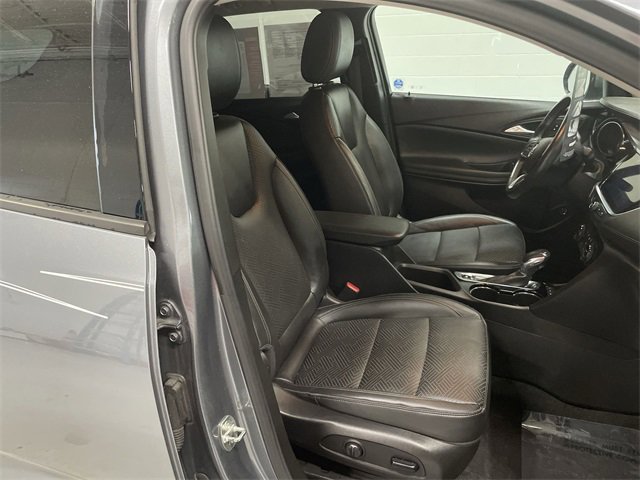 Used 2020 Buick Encore GX Essence image 18