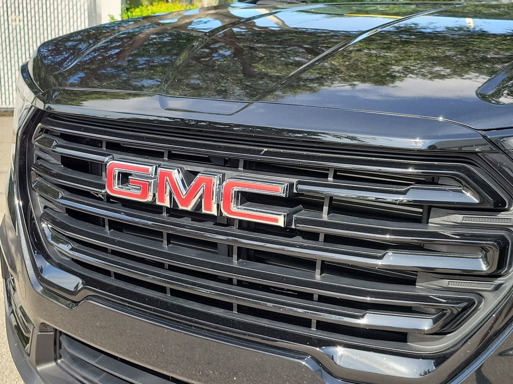 Used 2023 GMC Terrain SLE w/ Driver Convenience Package FWD image 9