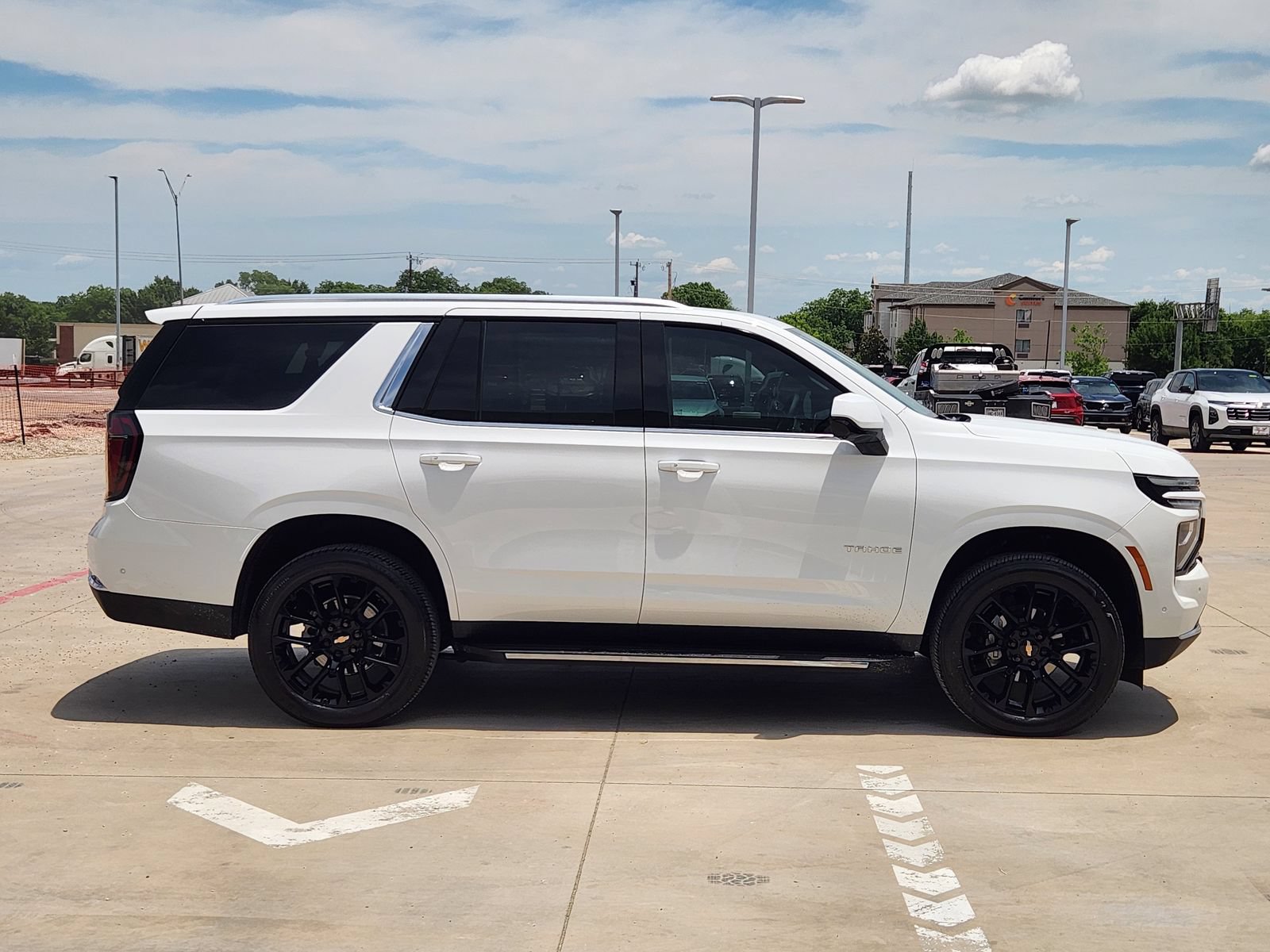 Used 2025 Chevrolet Tahoe LS RWD image 7