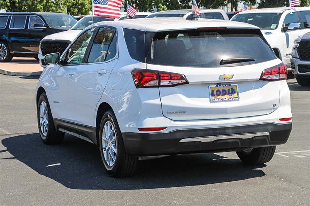 Used 2023 Chevrolet Equinox LT image 2