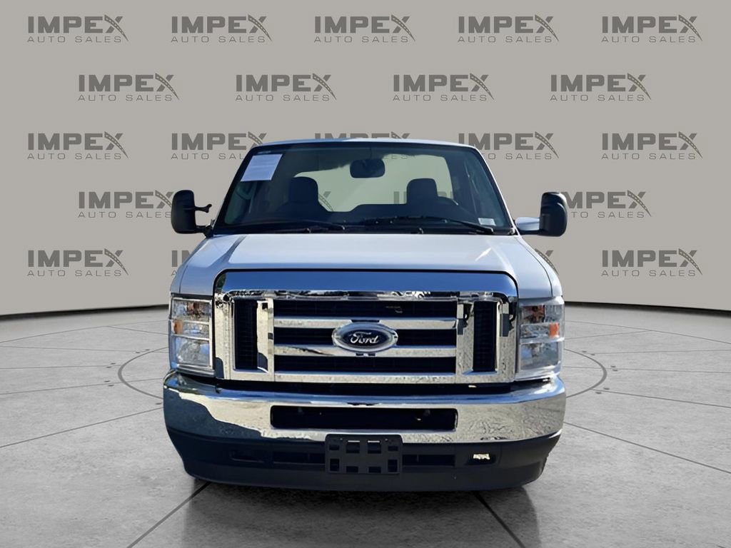 Used 2024 Ford E-450 and Econoline 450 Super Duty w/ Power Windows & Locks Group image 3