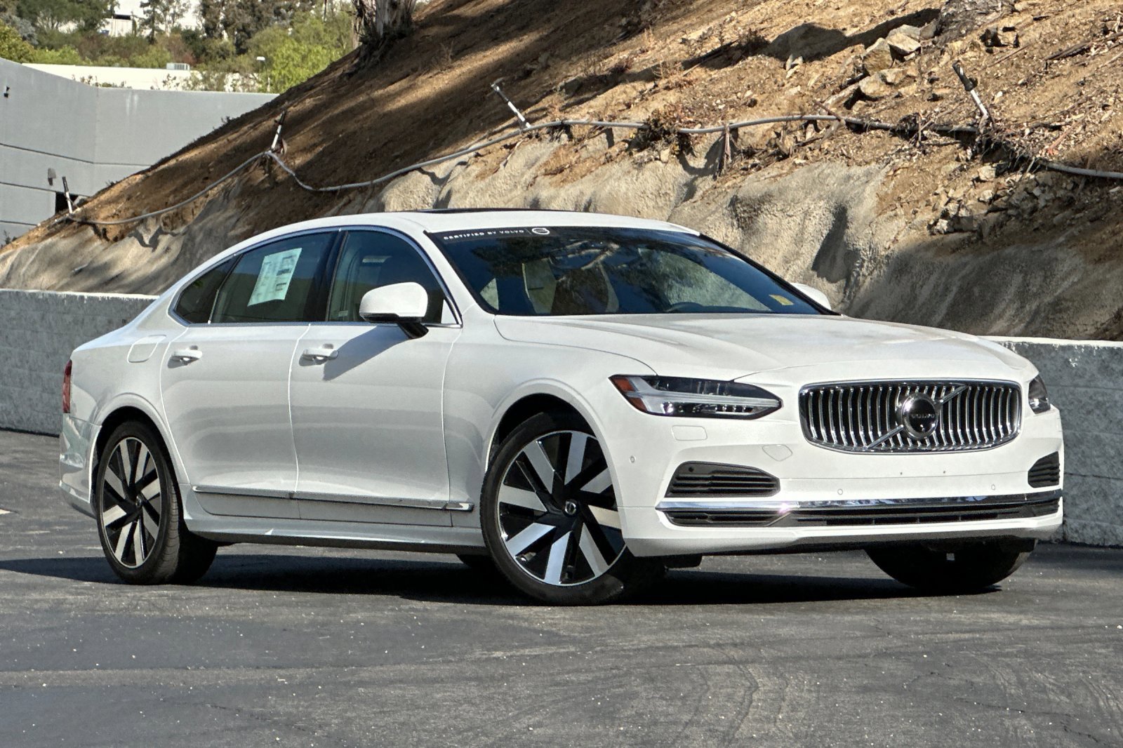 Certified 2025 Volvo S90 T8 Ultra AWD/4WD image 2