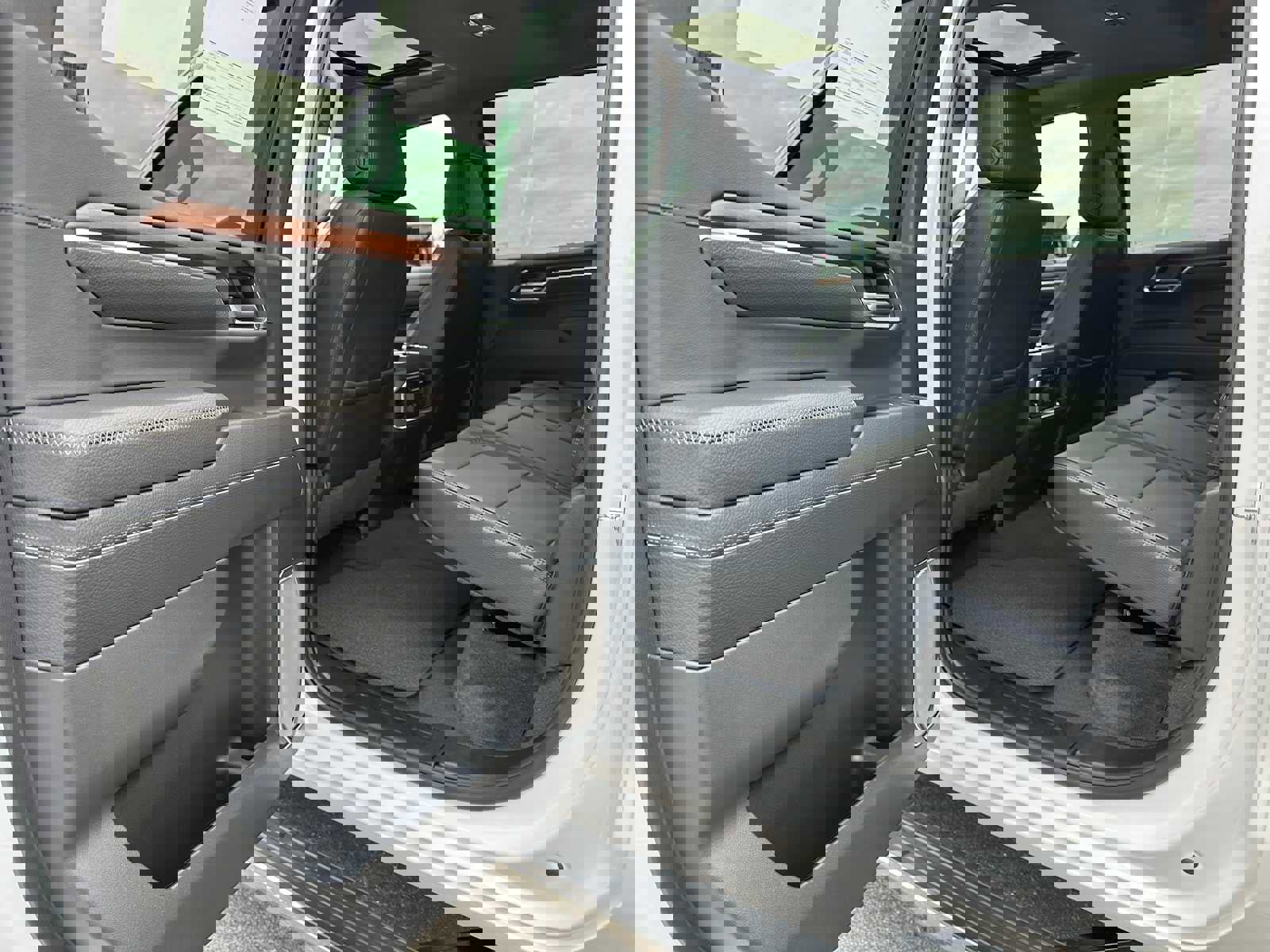 Used 2025 GMC Sierra 1500 Denali w/ Denali Reserve Package image 16