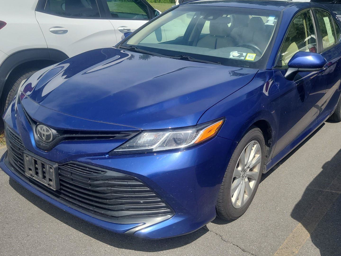 Used 2018 Toyota Camry LE FWD image 2