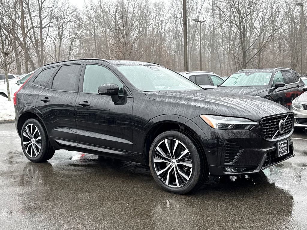 Used 2025 Volvo XC60 B5 Plus image 1