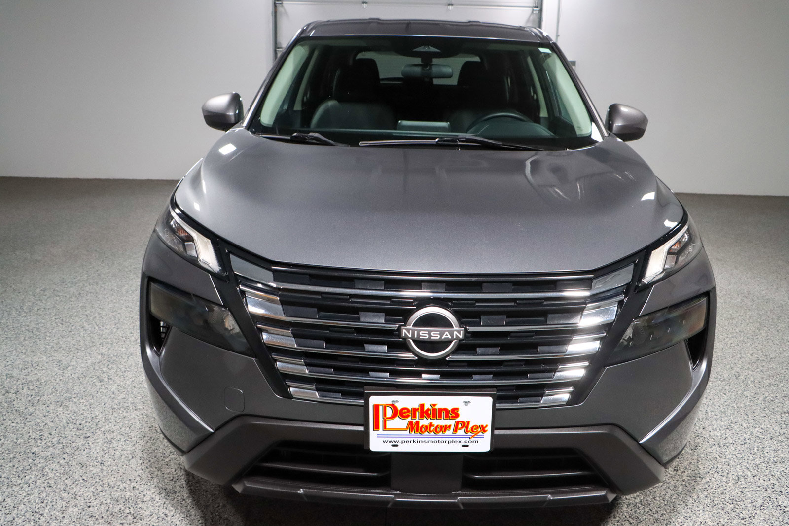 Used 2024 Nissan Rogue SV image 4