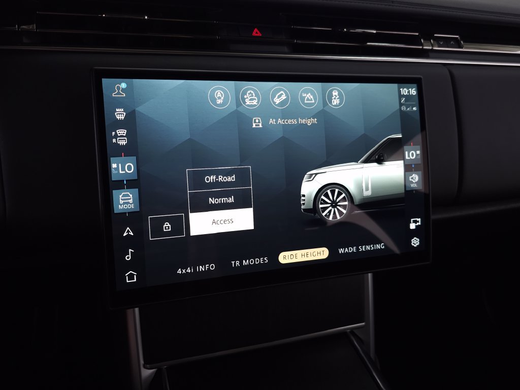 Certified 2026 Land Rover Range Rover SE AWD/4WD image 33