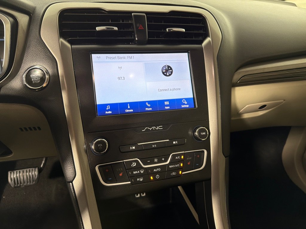 Used 2019 Ford Fusion SEL FWD image 16