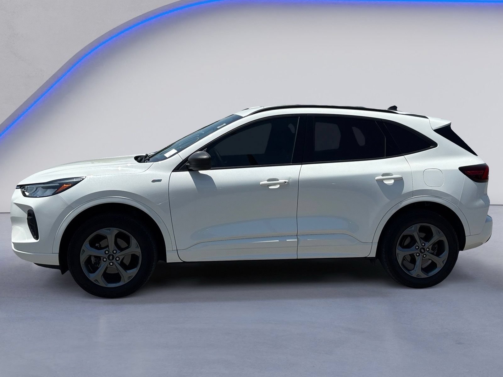 Used 2024 Ford Escape ST-Line w/ Tech Pack #1 AWD/4WD image 3